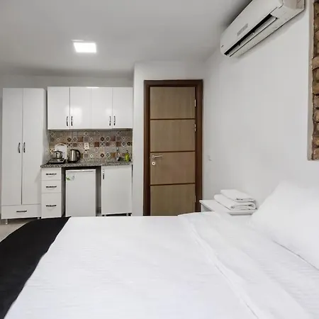 Cozy & Comfy Studio At Beyoglu - 5 *