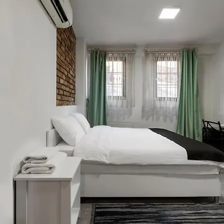 Apartment Cozy & Comfy Studio At Beyoglu - 5 *